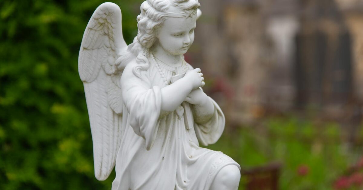 Manifest Love: Angel Number 111 Meaning for Romance 2026