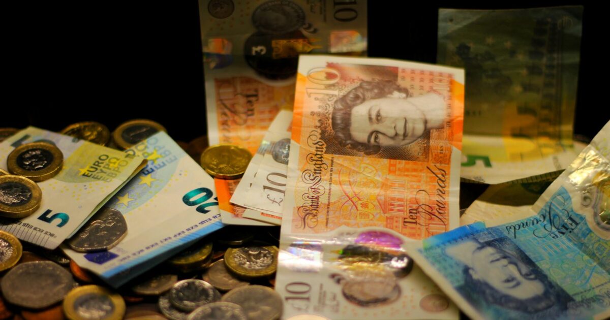 How Much is 25 Pounds to USD Today? Your 2026 Guide