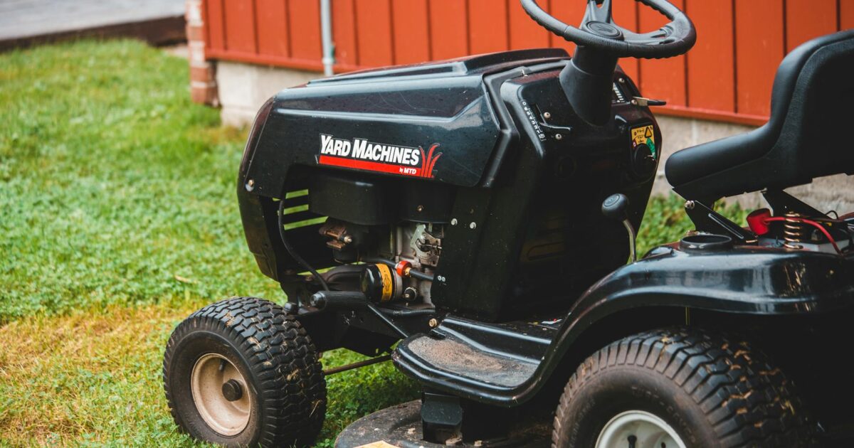 SAE 30 Oil for Lawn Mowers: Your 2026 Guide