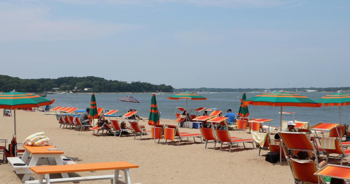 Shelter Island Ferry Guide: Schedules, Fares & Island Adventures