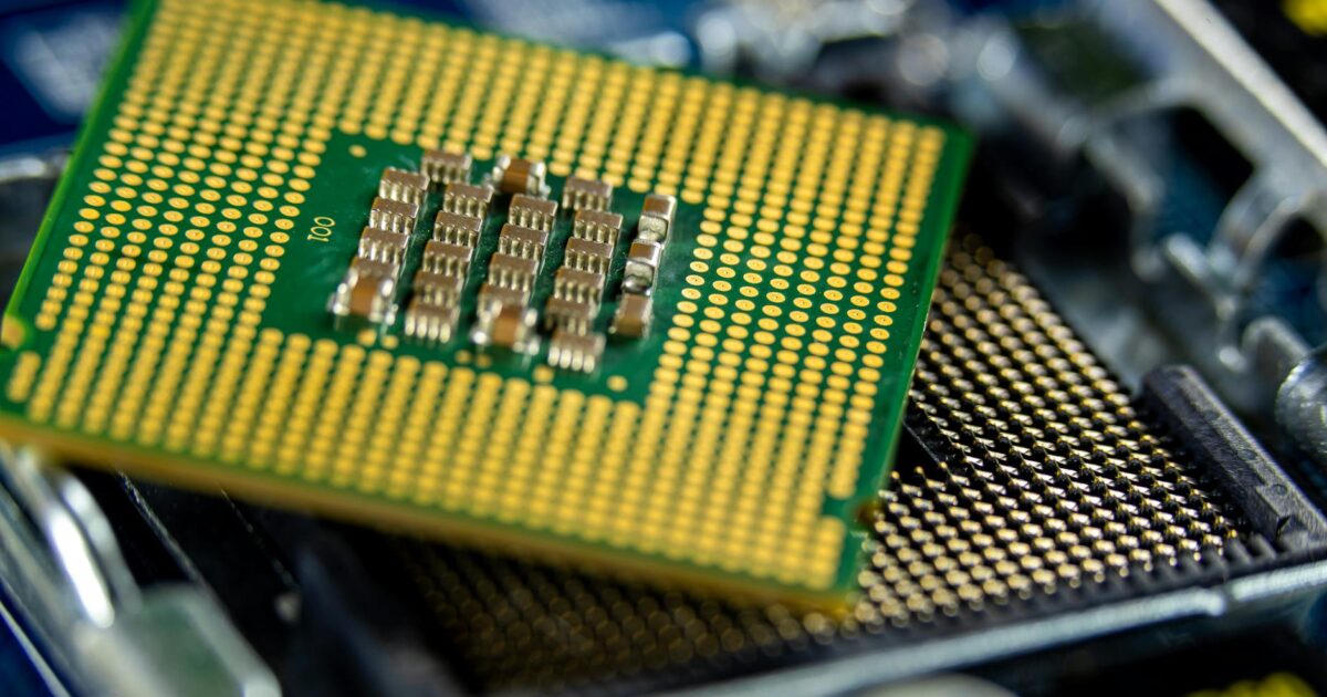 Is Silicon a Metal? The Definitive 2026 Answer
