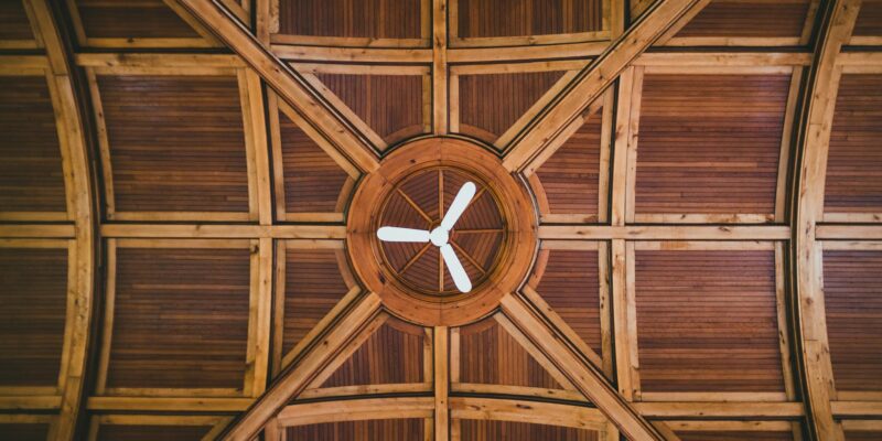 Ceiling Fan Direction for Winter: Save Energy!