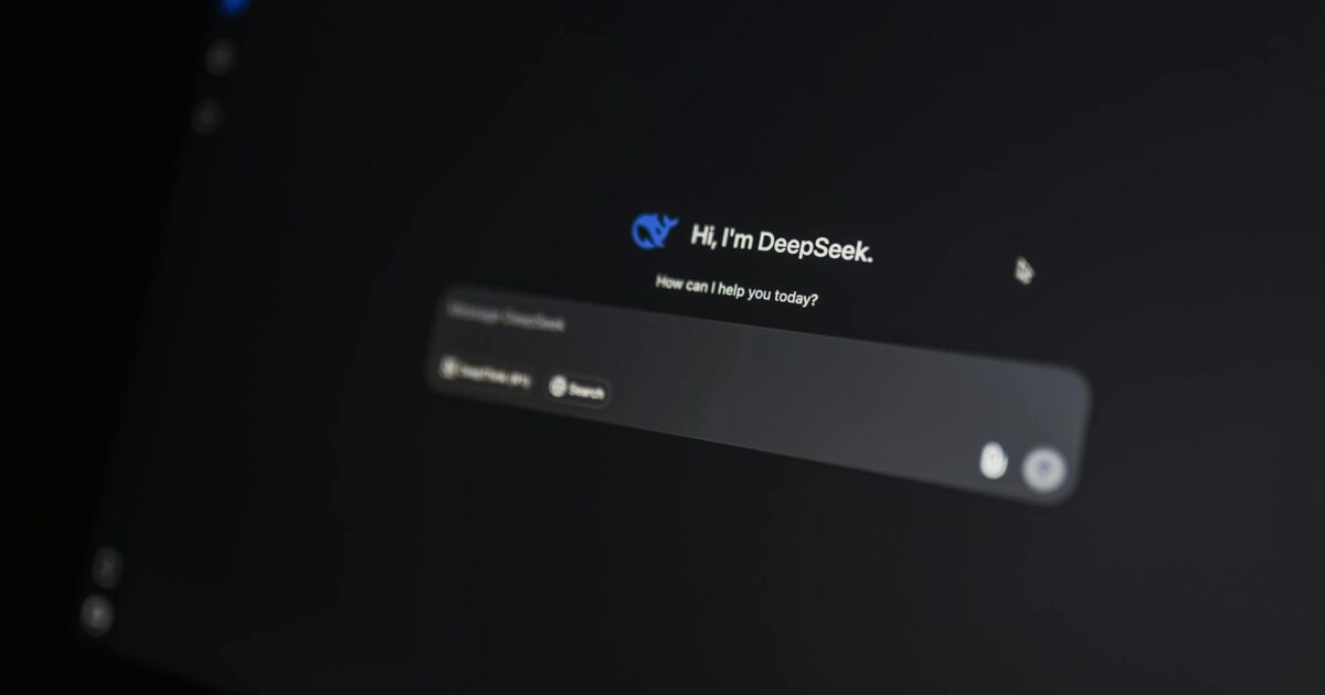 Prompt Engineering for ChatGPT: Master AI Conversations