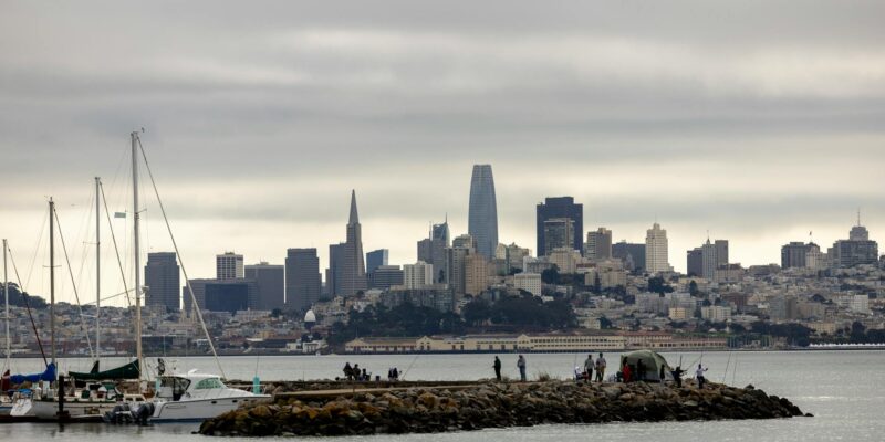 Salesforce vs HubSpot ROI: Mid-Size B2B Automation